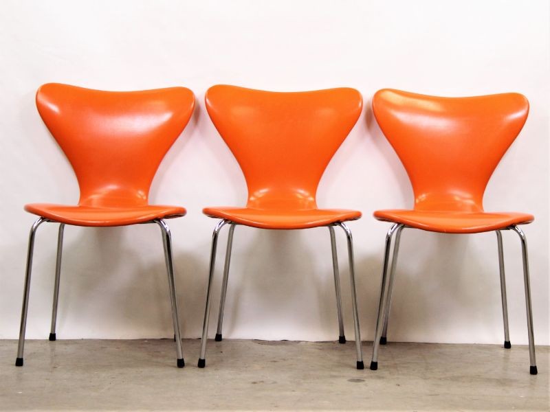 3 Arne Jacobsen voor Fritz Hansen Series 7 stoelen